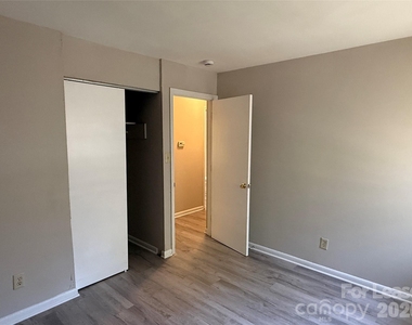 524 Echodale Drive - Photo Thumbnail 7
