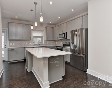 13047 Tinton Avenue - Photo Thumbnail 4