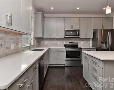 13047 Tinton Avenue - Photo Thumbnail 2