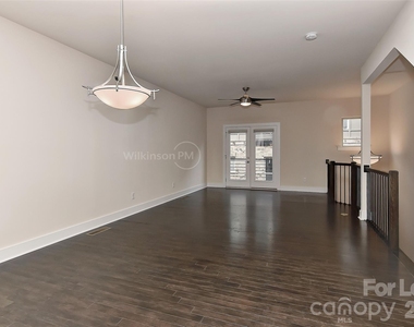 13047 Tinton Avenue - Photo Thumbnail 9