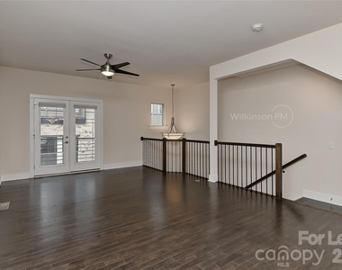 13047 Tinton Avenue - Photo Thumbnail 10