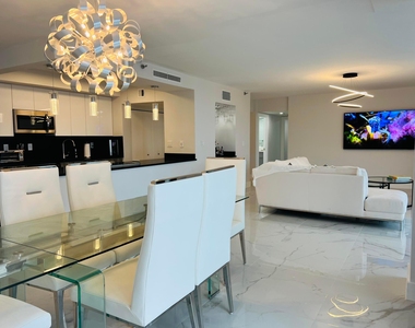 19707 Turnberry Way - Photo Thumbnail 14