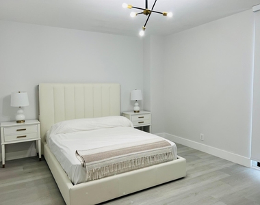 19707 Turnberry Way - Photo Thumbnail 16