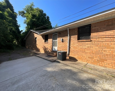 322 E Sumter Street - Photo Thumbnail 11