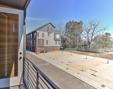 2204 Northend Drive - Photo Thumbnail 14