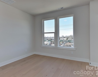 2204 Northend Drive - Photo Thumbnail 20