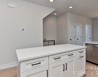 2204 Northend Drive - Photo Thumbnail 6