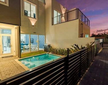 1222 Ne 15th Avenue - Photo Thumbnail 5