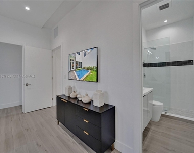 1222 Ne 15th Avenue - Photo Thumbnail 26