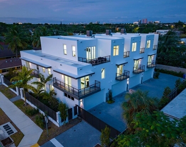 1222 Ne 15th Avenue - Photo Thumbnail 2