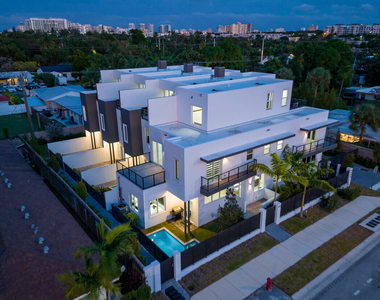 1222 Ne 15th Avenue - Photo Thumbnail 1