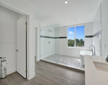 1222 Ne 15th Avenue - Photo Thumbnail 34