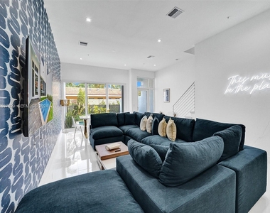 1222 Ne 15th Avenue - Photo Thumbnail 18