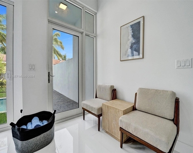 1222 Ne 15th Avenue - Photo Thumbnail 7