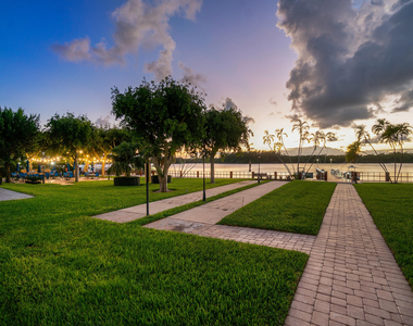 2121 N Ocean Boulevard - Photo Thumbnail 43