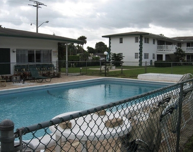 1621 Nw 46th Avenue - Photo Thumbnail 5