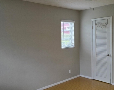 1621 Nw 46th Avenue - Photo Thumbnail 11