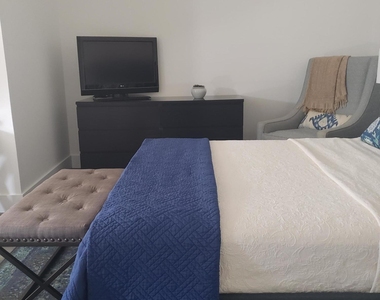 14313 N Flora Lane - Photo Thumbnail 2