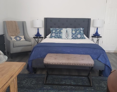 14313 N Flora Lane - Photo Thumbnail 1