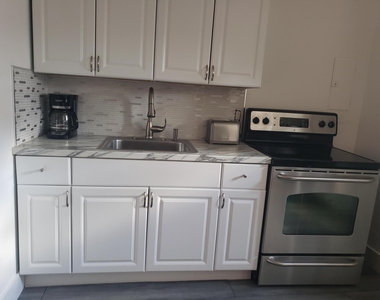 14313 N Flora Lane - Photo Thumbnail 7