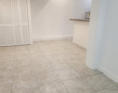 7800 Sw 9th Street - Photo Thumbnail 1