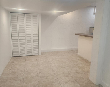 7800 Sw 9th Street - Photo Thumbnail 16