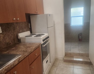 7800 Sw 9th Street - Photo Thumbnail 6