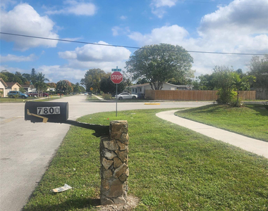 7800 Sw 9th Street - Photo Thumbnail 19