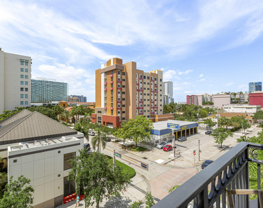600 S Dixie Highway - Photo Thumbnail 18