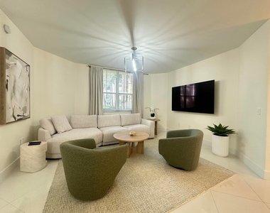 630 S Sapodilla Avenue - Photo Thumbnail 7