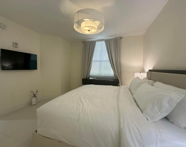 630 S Sapodilla Avenue - Photo Thumbnail 9