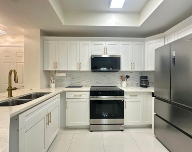630 S Sapodilla Avenue - Photo Thumbnail 20