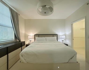 630 S Sapodilla Avenue - Photo Thumbnail 8