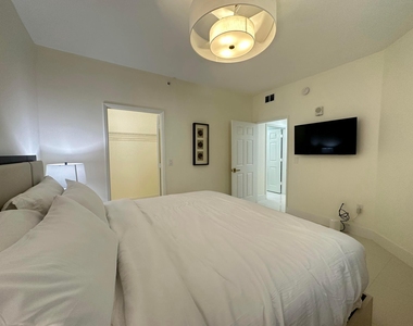 630 S Sapodilla Avenue - Photo Thumbnail 10