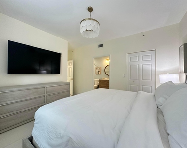 630 S Sapodilla Avenue - Photo Thumbnail 16