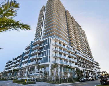 220 Lake Shore Drive - Photo Thumbnail 28