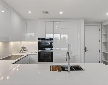 220 Lake Shore Drive - Photo Thumbnail 4