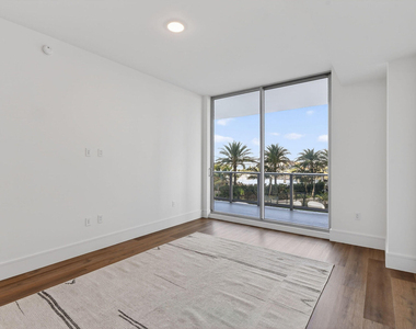 220 Lake Shore Drive - Photo Thumbnail 17