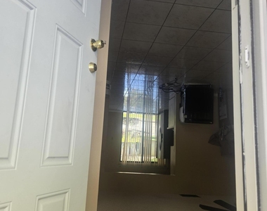 4290 Royal Banyan Way - Photo Thumbnail 5
