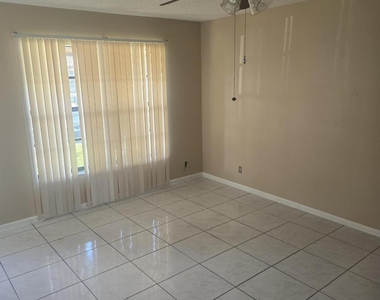 4290 Royal Banyan Way - Photo Thumbnail 2