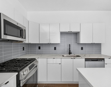 324 20th Street - Photo Thumbnail 7