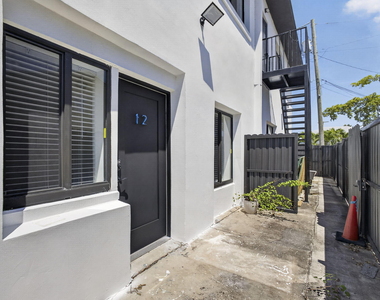 324 20th Street - Photo Thumbnail 14