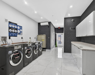 324 20th Street - Photo Thumbnail 11