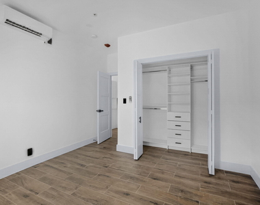 324 20th Street - Photo Thumbnail 4