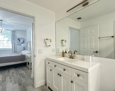 630 S Sapodilla Avenue - Photo Thumbnail 5