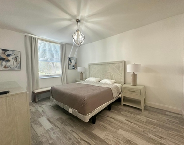 630 S Sapodilla Avenue - Photo Thumbnail 1