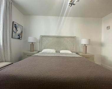 630 S Sapodilla Avenue - Photo Thumbnail 2