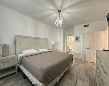 630 S Sapodilla Avenue - Photo Thumbnail 3
