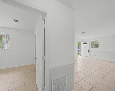 301 Se 21st Avenue - Photo Thumbnail 18