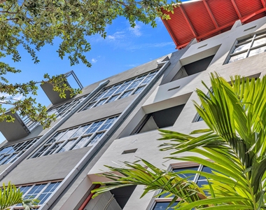 425 N Andrews Avenue - Photo Thumbnail 37